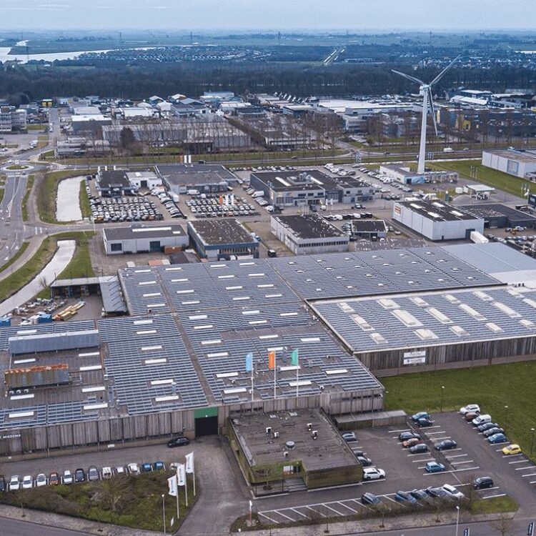 Miedema zonnedak project Leeuwarden